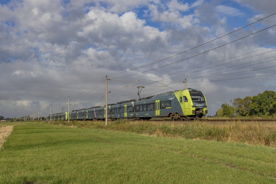 Nordbahn: BR 1430 037 + BR 429 002 / DE-Herzhorn