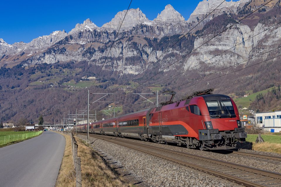 ÖBB: Rh 1116 202 / CH-Walenstadt