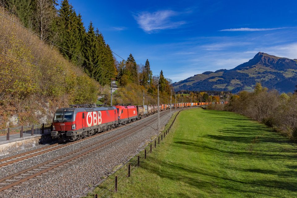 Rh 1293 190, Rh 1116 162 (ÖBB): Rh 1219 190 + 1116 162 / AT-Klausen