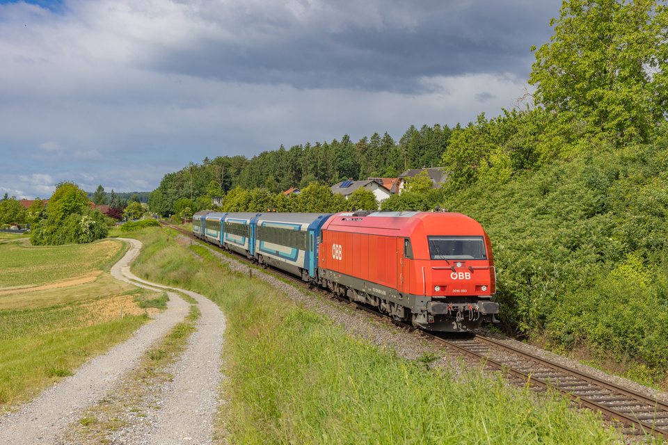 ÖBB: Rh 2016 083 / AT-Flöcking
