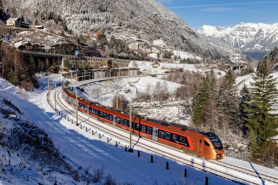 RABe 526 022: SOB RABe 526 122/222 - Wassen UR/CH