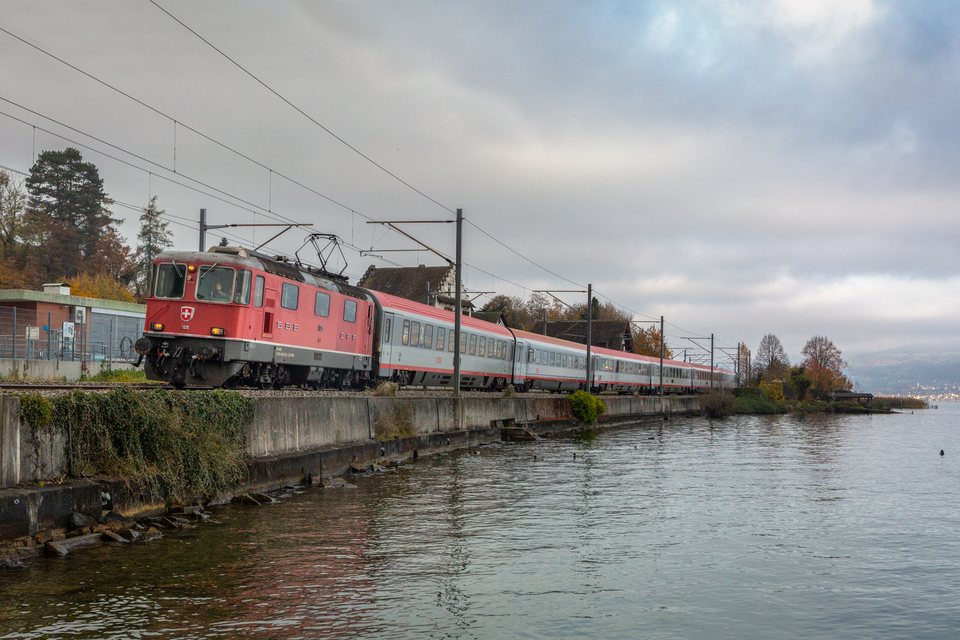 Re 420 (Re 4/4 II) 11125: Re 4/4 II 11125 / Richterswil, ZH