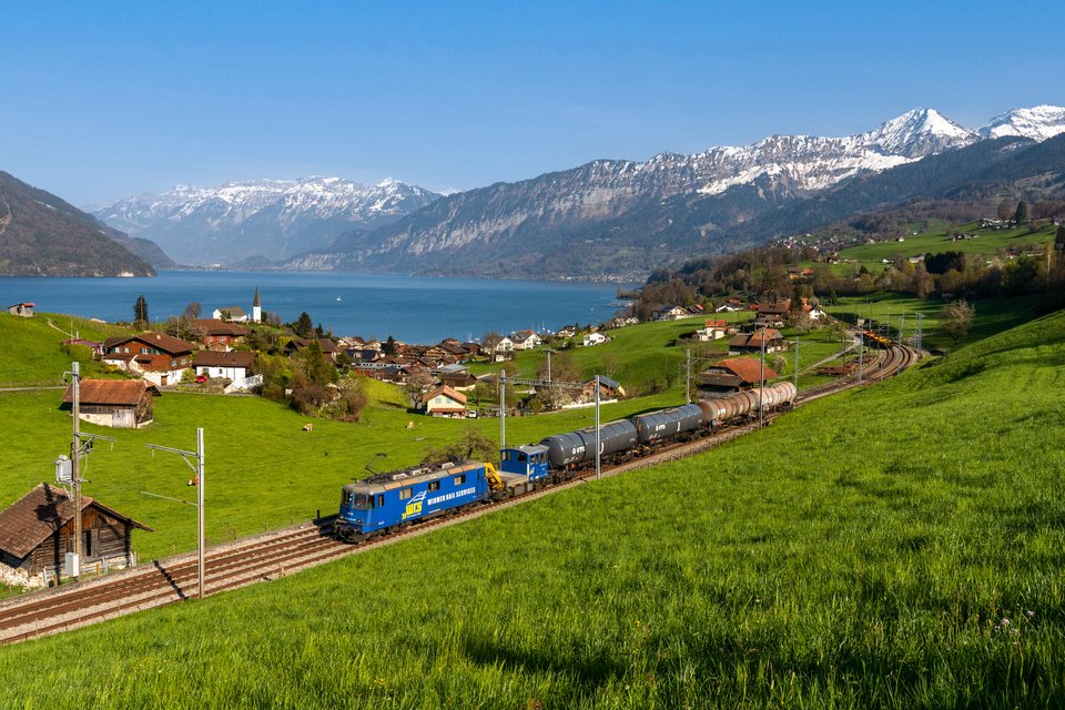 Re 430 (Re 4/4 III) 112: WRS Re 430 112 at Faulensee, BE, CH