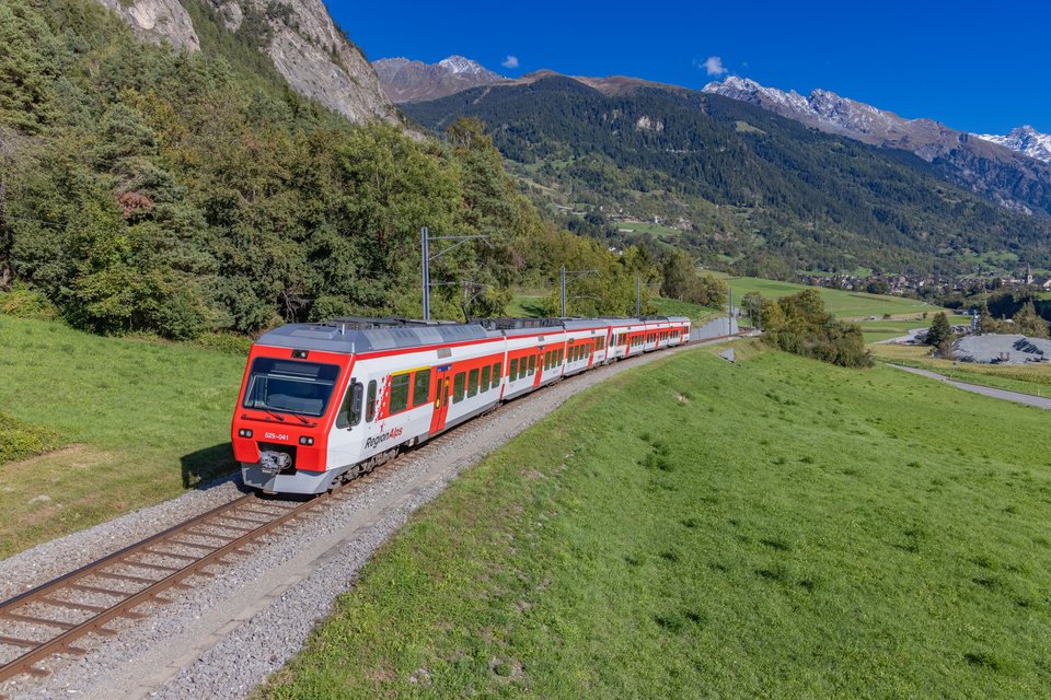 RABe 525 038 (Regionalps): RABe 525 041 + 038 / CH-Le Châble
