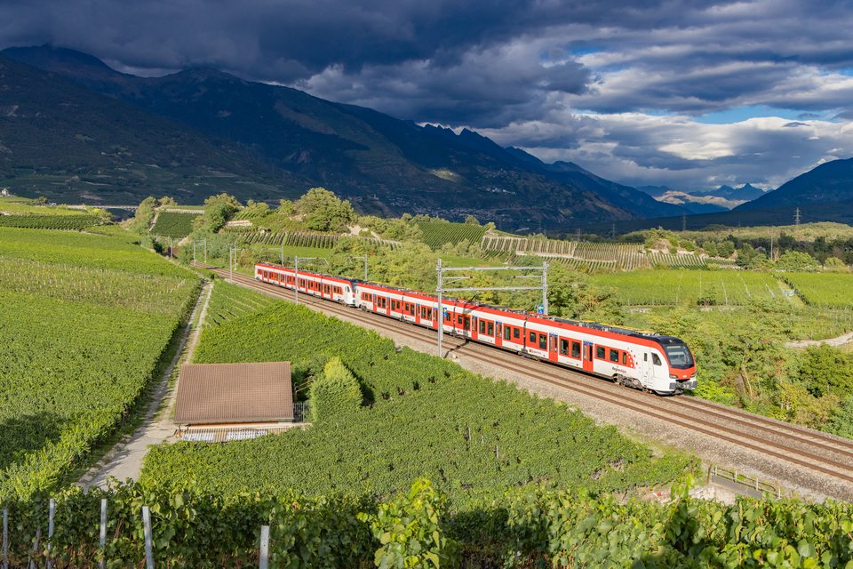 RABe 533 701 (Regionalps): RABe 533 715 + 701 / CH-Sierre