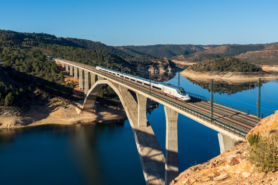 Renfe AVE S112 at Contreras, Valencia, Spain