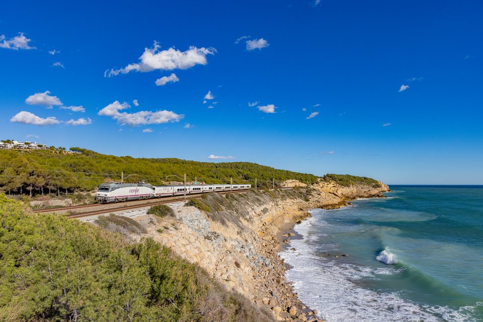 Renfe: S 252 038 / E-Vilanova i la Geltrú