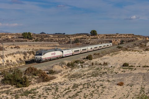 RENFE: S 252 066 / E-Agost
