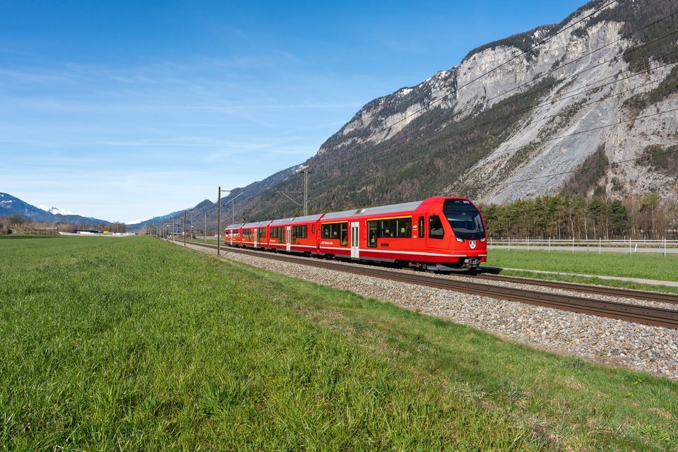 RhB ABe 4/16 3112 at Felsberg, GR, CH