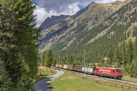 Ge 4/4 III 651 (RhB): Ge 4/4 651 / CH-Bever