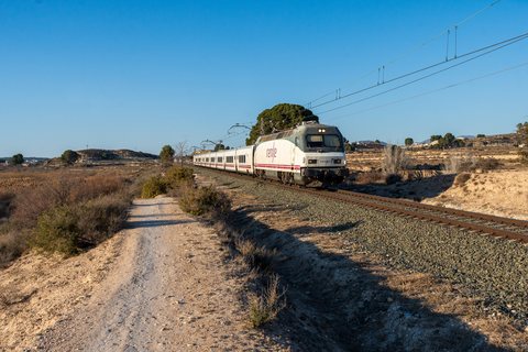 S 252 058-3: Renfe 252 058-3 at Elda, Valencia, Spain