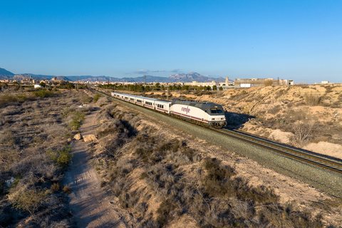 S 252 066-6: Renfe 252 066-6 at Alicante, Valencia, Spain