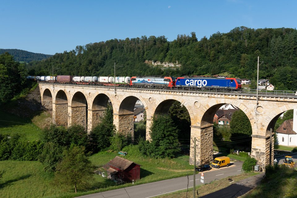 SBB Cargo International Re 474 017 at Rümlingen, BL, CH