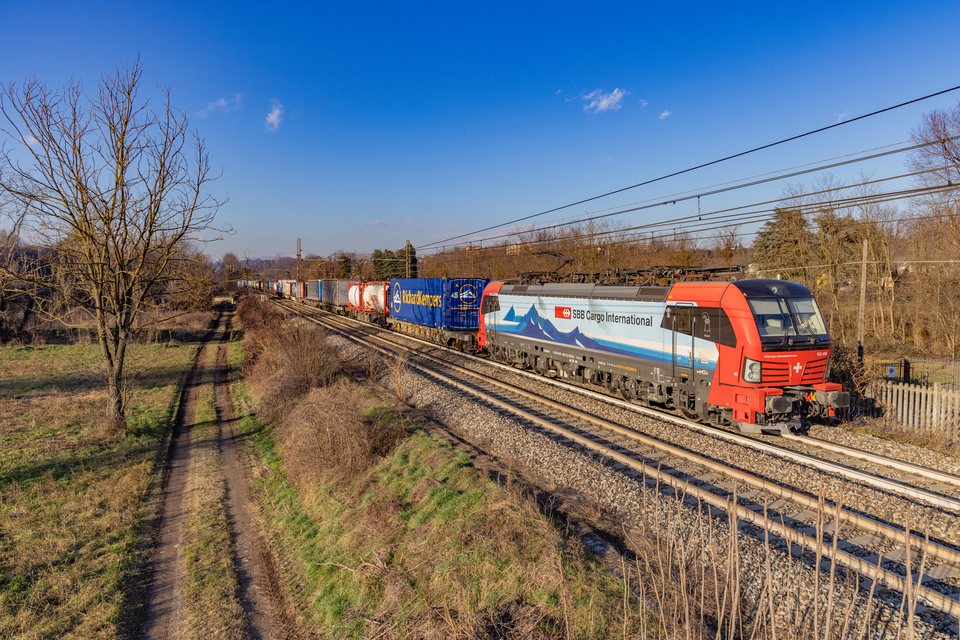 SBB Cargo International (SBB CINT): BR 193 465 / IT-Lentate