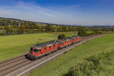 Re 420 (Re 4/4 II) 279 (SBB Cargo (SBBC)): Re 420 279+256+284 / CH-Gisikon