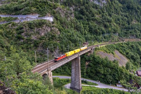 Re 420 (Re 4/4 II) 283 (SBB Cargo (SBBC)): SBB Cargo Re 420 283 (Amsteg, UR/CH)
