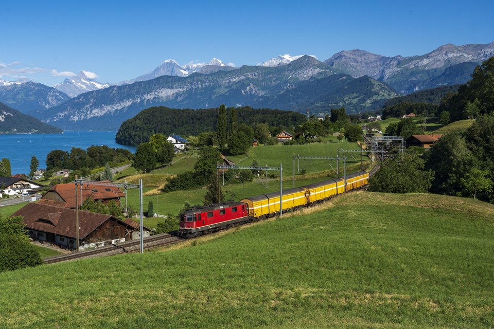 Re 420 (Re 4/4 II) 331-1 (SBB Cargo (SBBC)): SBB Cargo Re 420 331-1 - Einigen, BE (CH)
