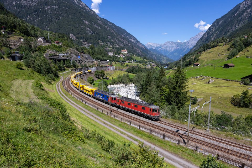 Re 620 (Re 6/6) 030 (SBB Cargo (SBBC)): SBB Cargo Re 620 030 (Wassen, UR/CH)