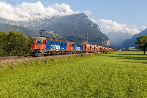 Re 620 (Re 6/6) 11639 (SBB Cargo (SBBC)): SBB Re 12/12 (620 083 & 039) / Altdorf (UR/CH)
