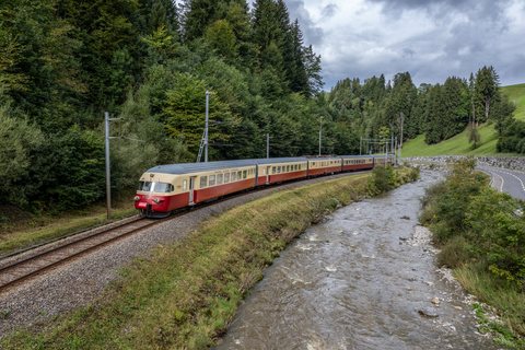 RAe TEE 1053 (SBB Historic): SBB RAe TEE II 1053 (Einsiedeln, SZ/CH)