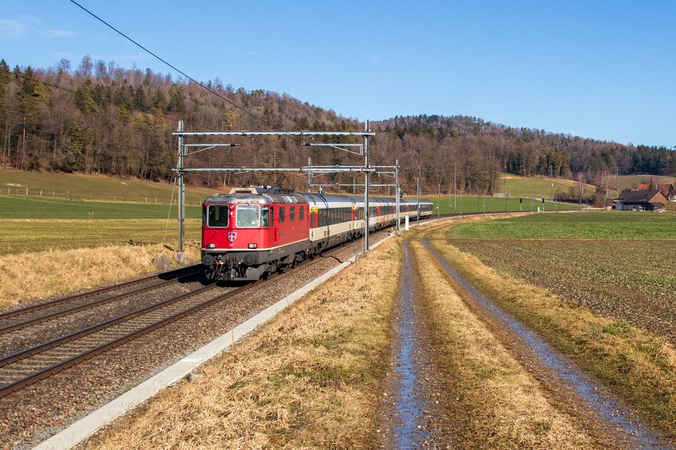 Re 420 (Re 4/4 II) 11127 (SBB (Personenverkehr)): SBB Re 4/4 II 11127 (Schottikon, ZH/CH)