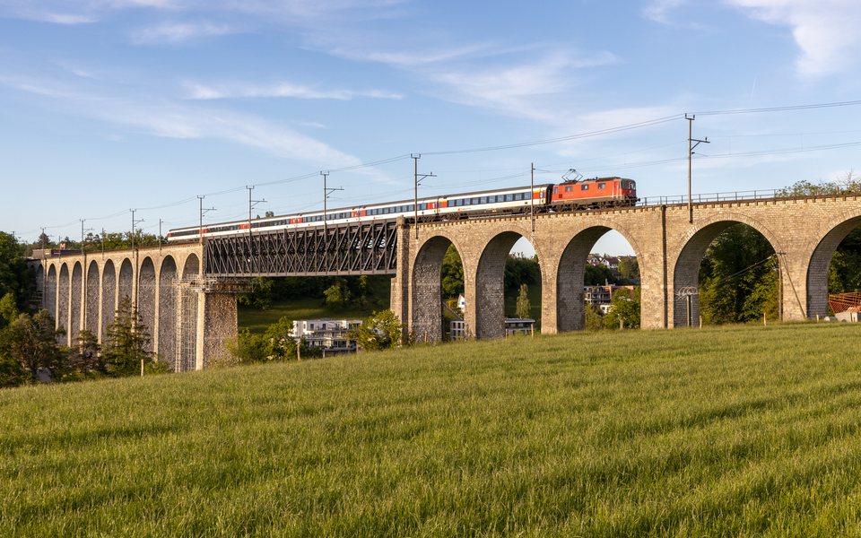 Re 420 (Re 4/4 II) 11130 (SBB (Personenverkehr)): SBB Re 4/4 II 11130 / Eglisau Viadukt (ZH/CH)