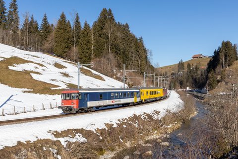 Re 420 (Re 4/4 II) 11144 (SBB (Personenverkehr)): SBB Re 4/4 II 11144 mit BDt (Einsiedeln, SZ/CH)