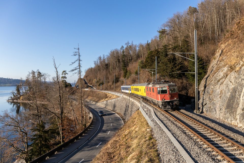 Re 420 (Re 4/4 II) 11144 (SBB (Personenverkehr)): SBB Re 4/4 II 11144 mit BDt (Walchwil, ZG/CH)
