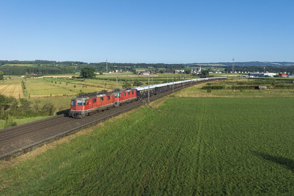 Re 420 (Re 4/4 II) 11157 (SBB (Personenverkehr)): SBB Re 4/4" 11157 + 11154 - Oberrüti, AG (CH)