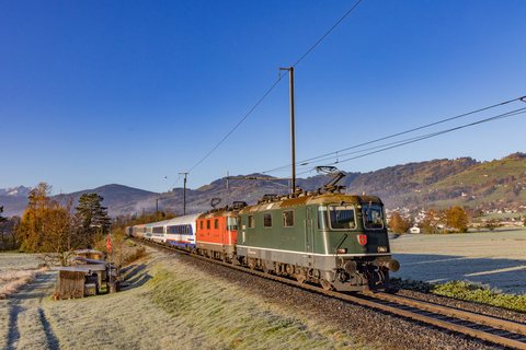 Re 420 (Re 4/4 II) 11161 (SBB (Personenverkehr)): Re 4/4 11161 + 11195 / CH-Marbach