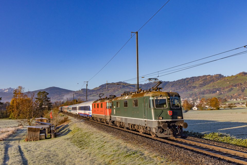 Re 420 (Re 4/4 II) 11161 (SBB (Personenverkehr)): Re 4/4 11161 + 11195 / CH-Marbach