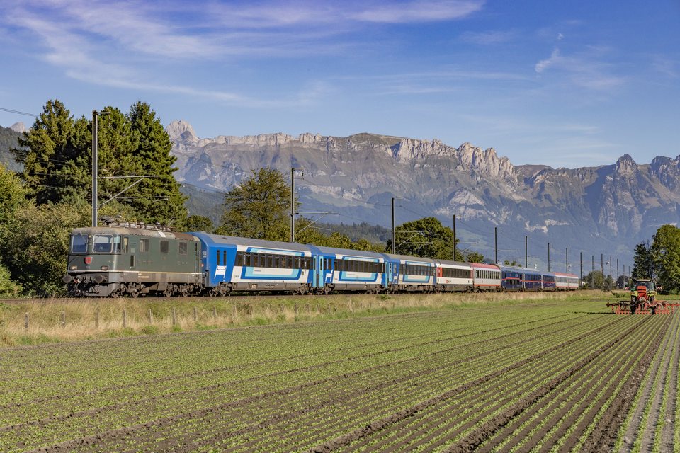 Re 420 (Re 4/4 II) 11161 (SBB (Personenverkehr)): Re 4/4 11161 / CH-Weite