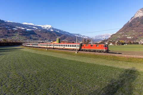 Re 420 (Re 4/4 II) 11181 (SBB (Personenverkehr)): SBB Re 4/4 II 11181 (Sargans, SG/CH)