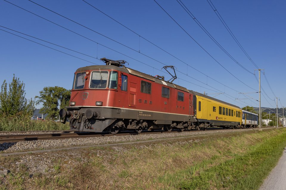 Re 420 (Re 4/4 II) 11196 (SBB (Personenverkehr)): Re 4/4 11196 / CH-Cham