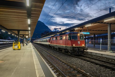 Re 420 (Re 4/4 II) 11200 (SBB (Personenverkehr)): SBB Re 4/4 II 11200 / Arth-Goldau (SZ/CH)