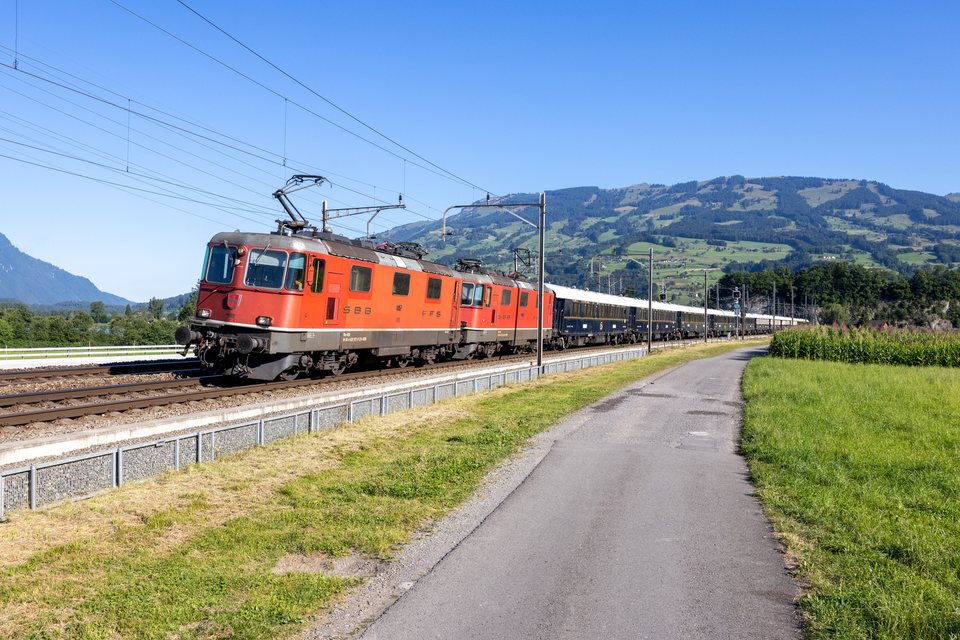 Re 420 (Re 4/4 II) 157 (SBB (Personenverkehr)): SBB Re 420 157 (Seewen, SZ/CH)
