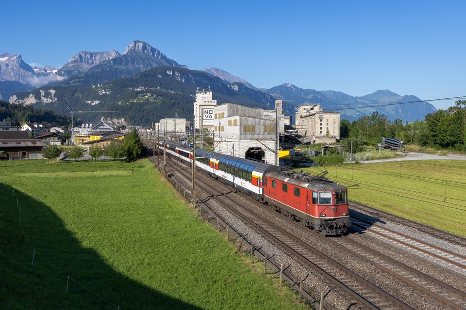 Re 420 (Re 4/4 II) 196 (SBB (Personenverkehr)): SBB Re 420 196 (Brunnen, SZ/CH)