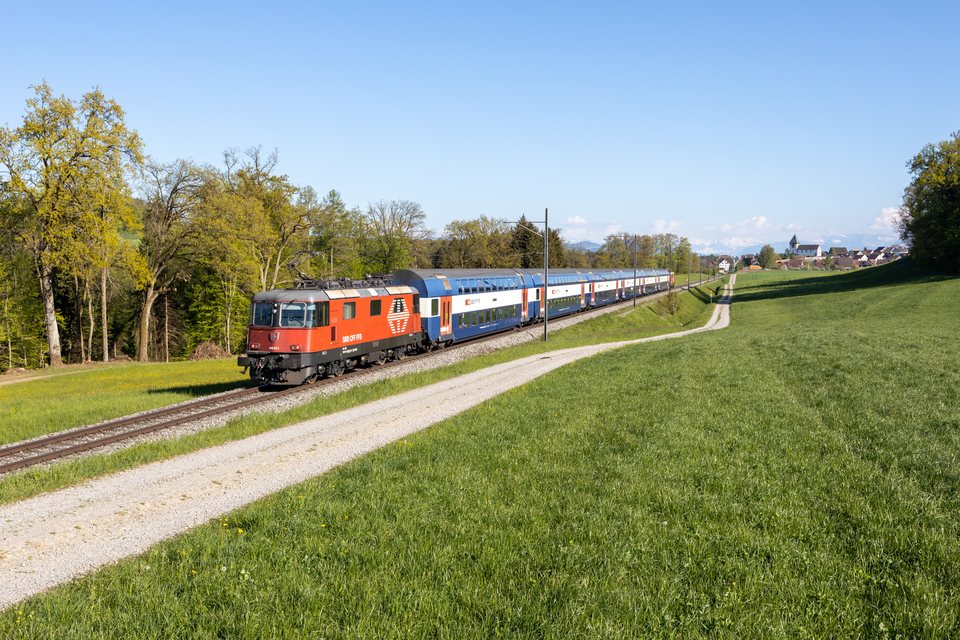 Re 420 (Re 4/4 II) 211 (SBB (Personenverkehr)): SBB Re 420 211 (Illnau, ZH/CH)