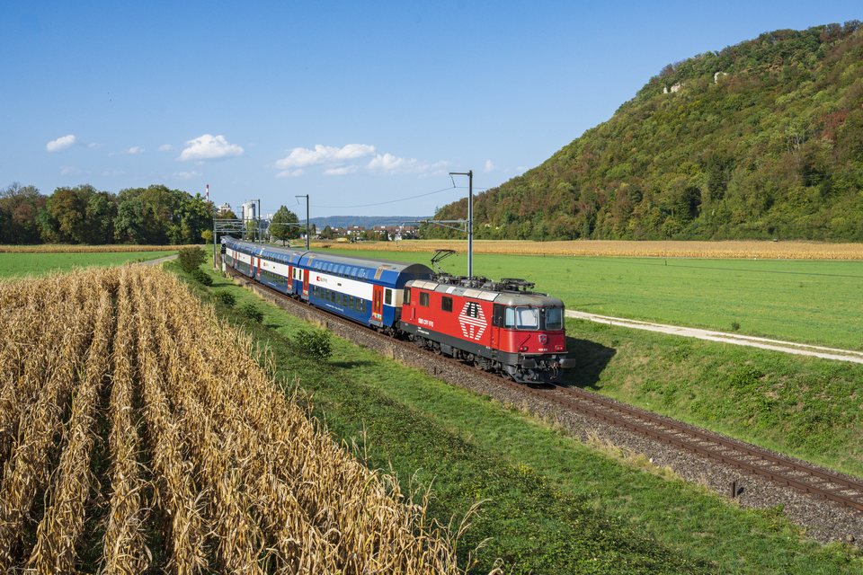 Re 420 (Re 4/4 II) 212 (SBB (Personenverkehr)): SBB Re 420 212 - Siggenthal, AG (CH)