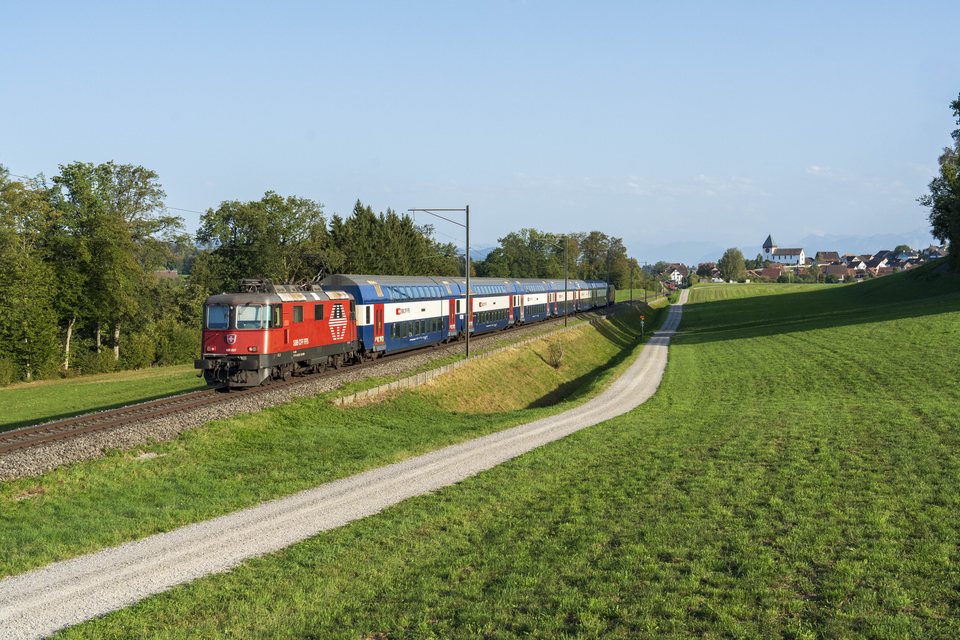 Re 420 (Re 4/4 II) 227 (SBB (Personenverkehr)): SBB Re 420 227 - Illnau-Effretikon, ZH (CH)