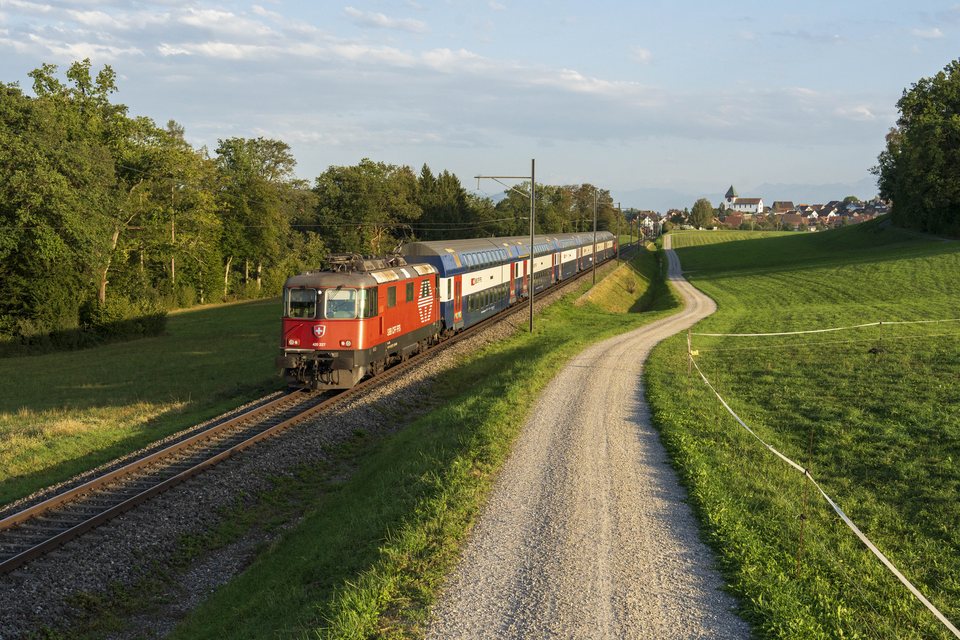 Re 420 (Re 4/4 II) 227 (SBB (Personenverkehr)): SBB Re 420 227 - Illnau-Effretikon, ZH (CH)