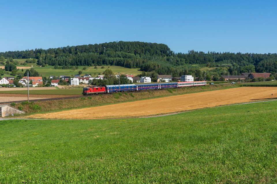 Re 420 (Re 4/4 II) (SBB (Personenverkehr)): SBB Re 420 at Rafz, ZH, CH