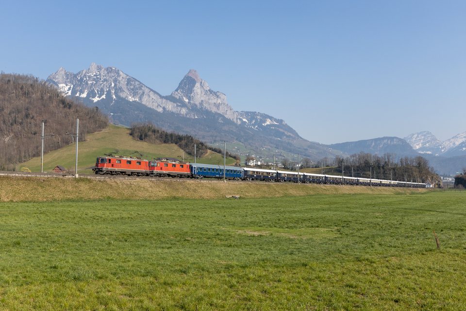 Re 420 (Re 4/4 II) (SBB (Personenverkehr)): SBB Re 420 (Steinen SZ/CH)