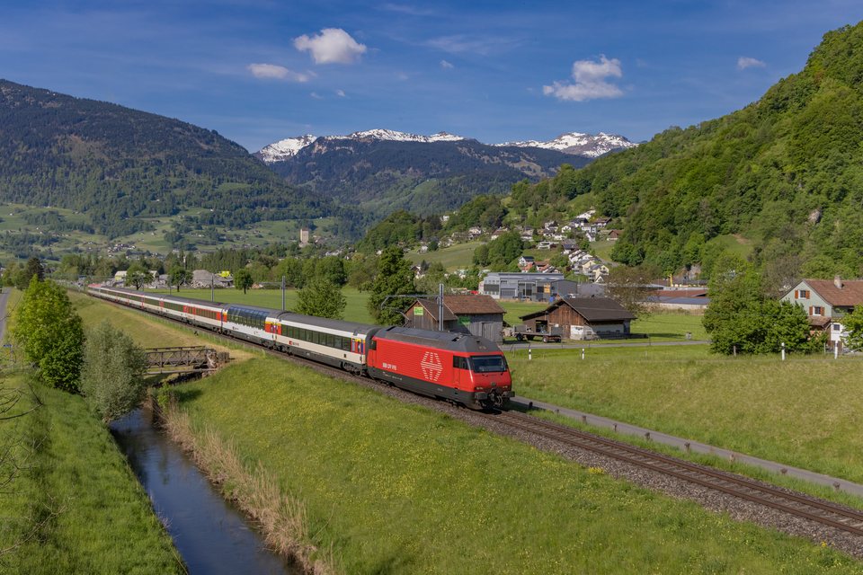 SBB (Personenverkehr): Re 460 049 / CH-Sargans