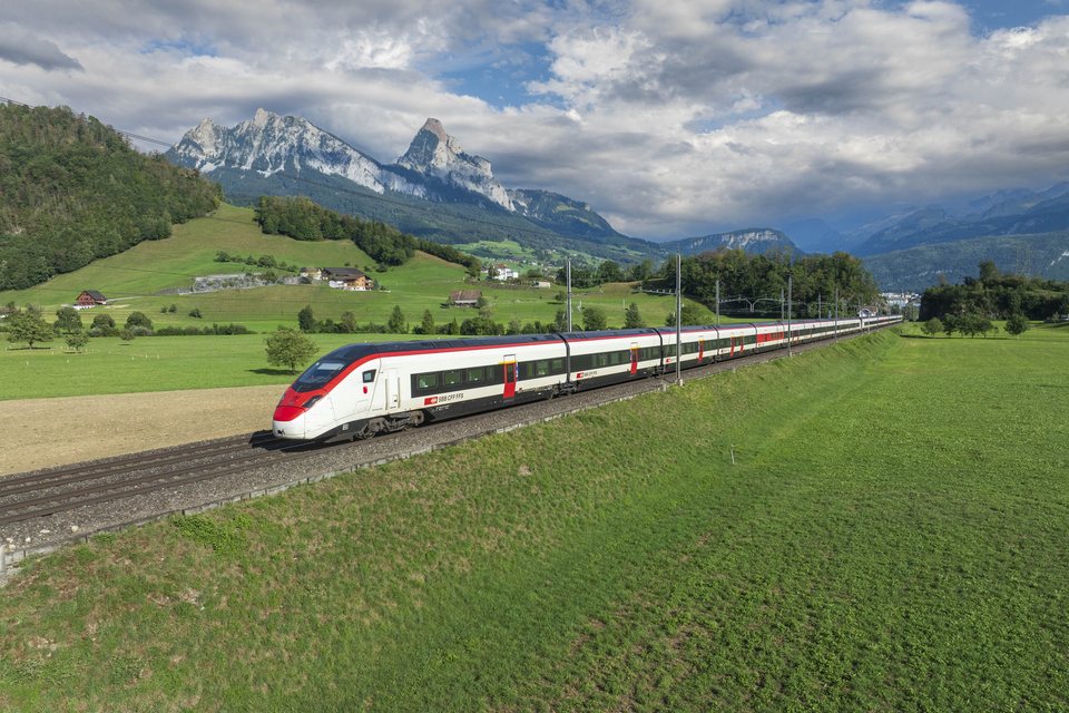 SBB (Personenverkehr): SBB RABe 501 004-2 "Schwyz" - Steinen, SZ (CH)