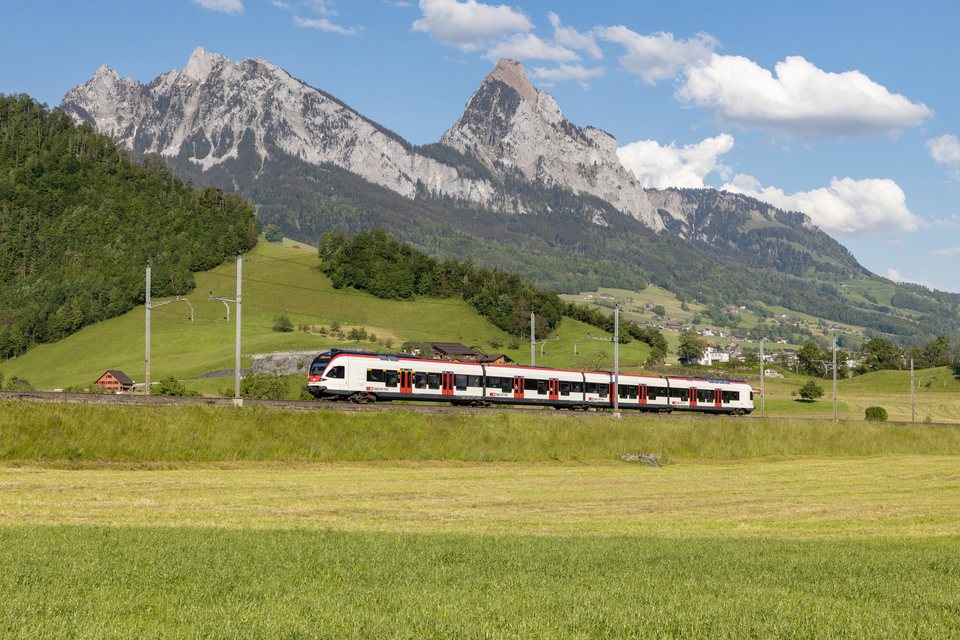 SBB (Personenverkehr): SBB RABe 523 067 / Steinen (SZ/CH)