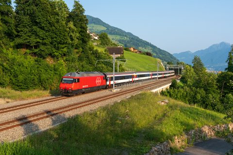 SBB (Personenverkehr): SBB Re 460 014 at Walchwil, ZG, CH