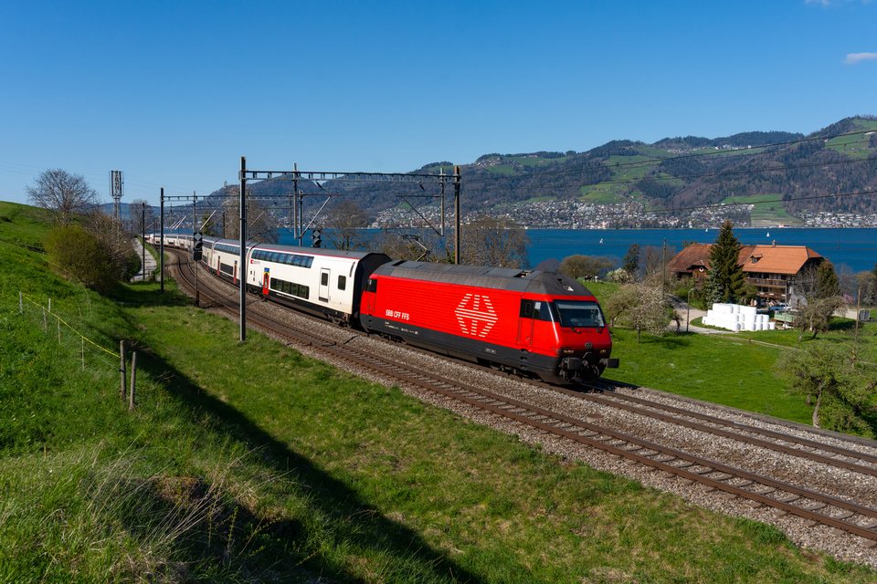 SBB (Personenverkehr): SBB Re 460 028 at Einigen, BE, CH