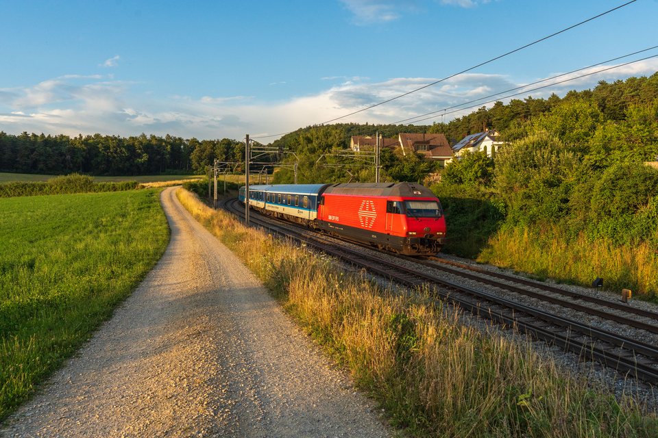 SBB (Personenverkehr): SBB Re 460 045-8 at Zeihen, AG, CH