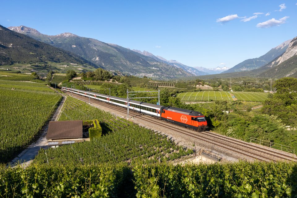 SBB (Personenverkehr): SBB Re 460 (Salgesch, VS/CH)